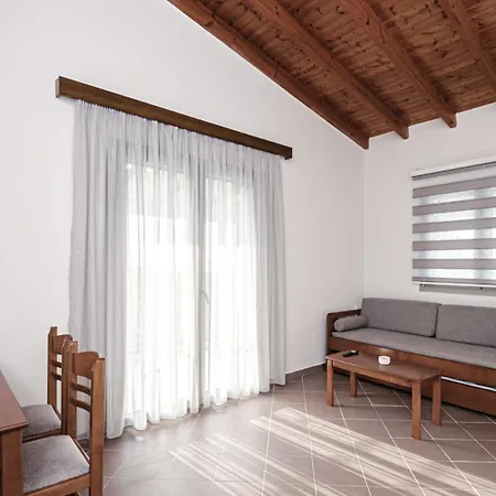 Terra Helios & Apart Otel Kyparissia